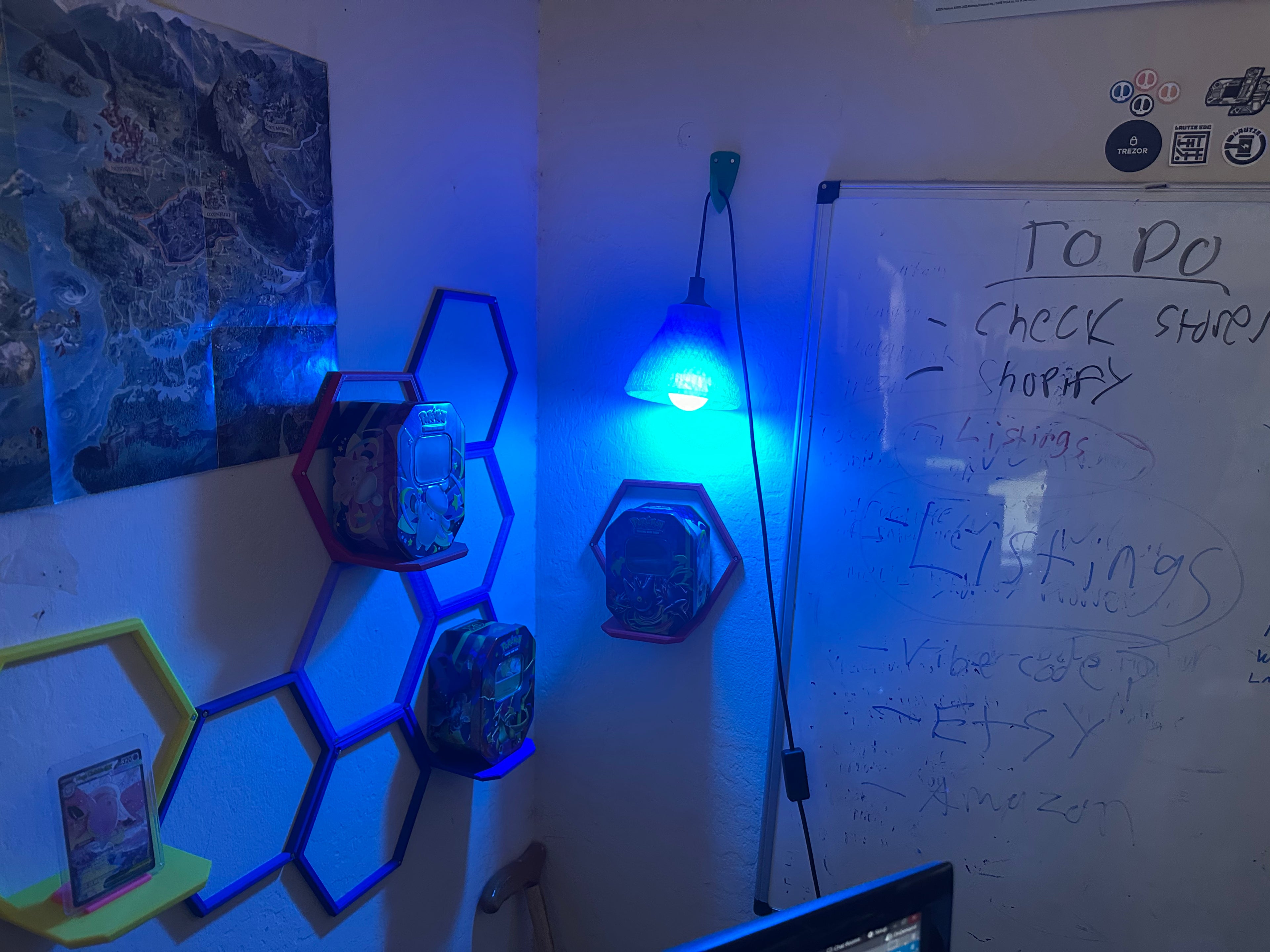 3D Printed RGB Lamp with Remote – 16 Color LED Mood Light, Flashing Modes